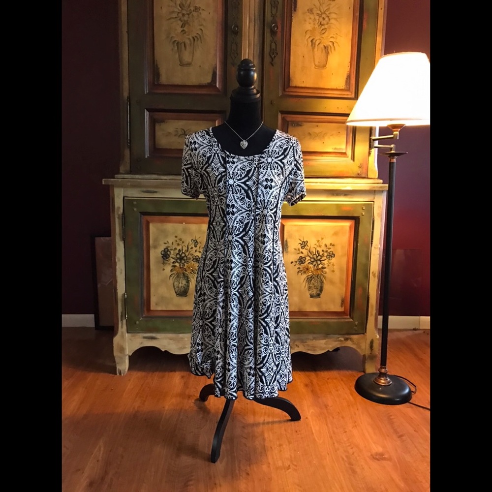 Sami & Jo Petite XL Black and White stretchy Dress